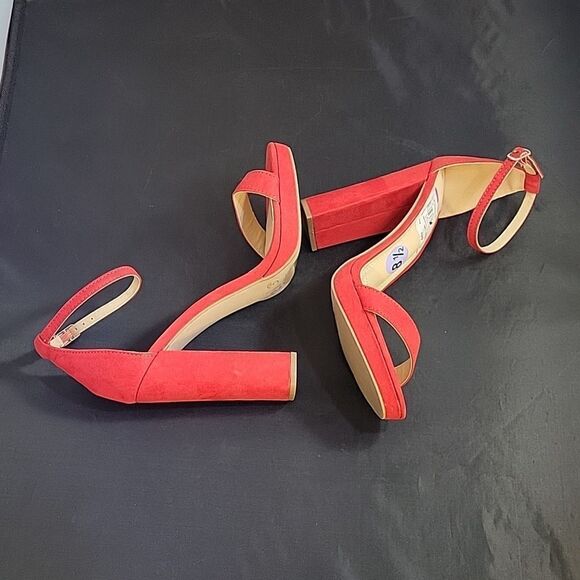 BRAND NEW WILD DIVA LOUNGS ADJUSTABLE BUCKLE ANKLE STRAP POINTED TOE HEEL SANDAL - Picture 10 of 16